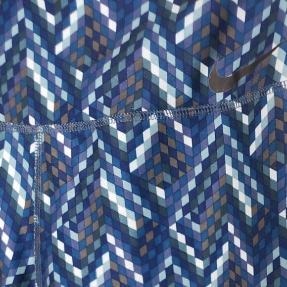 Nike Dri Fit Geometric Capri Athletic Leggings - Picture 6 of 10